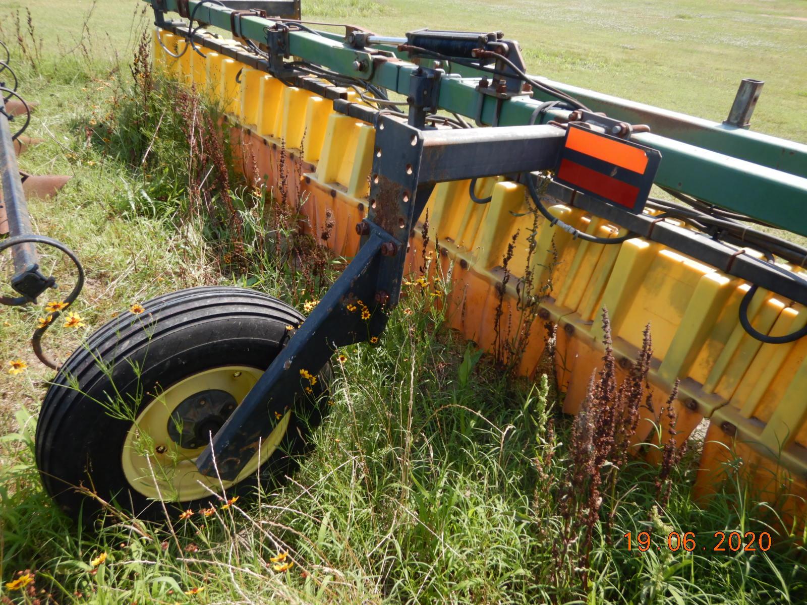 REDBALL 420 BROADCAST SPRAYER,  3 POINT, 40', 300 GALLON TANK, HYDRAULIC FO