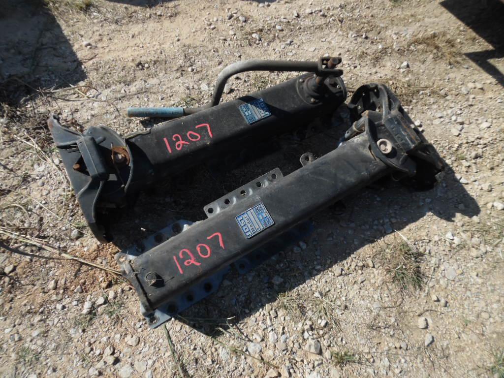 JOST 12 TON TRAILER LANDING GEAR AND ANOTHER SET OF LANDING GEAR