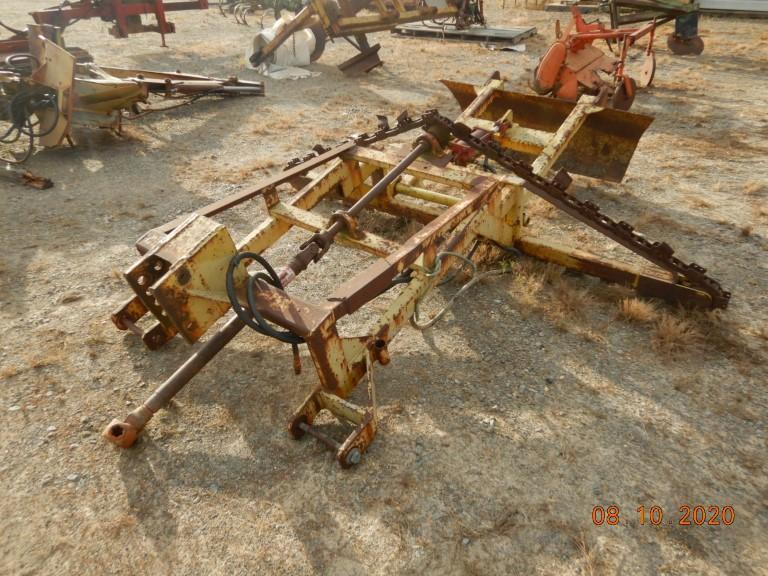 LEVEE GATE TRENCHER  3 POINT, HYDRAULIC BLADE