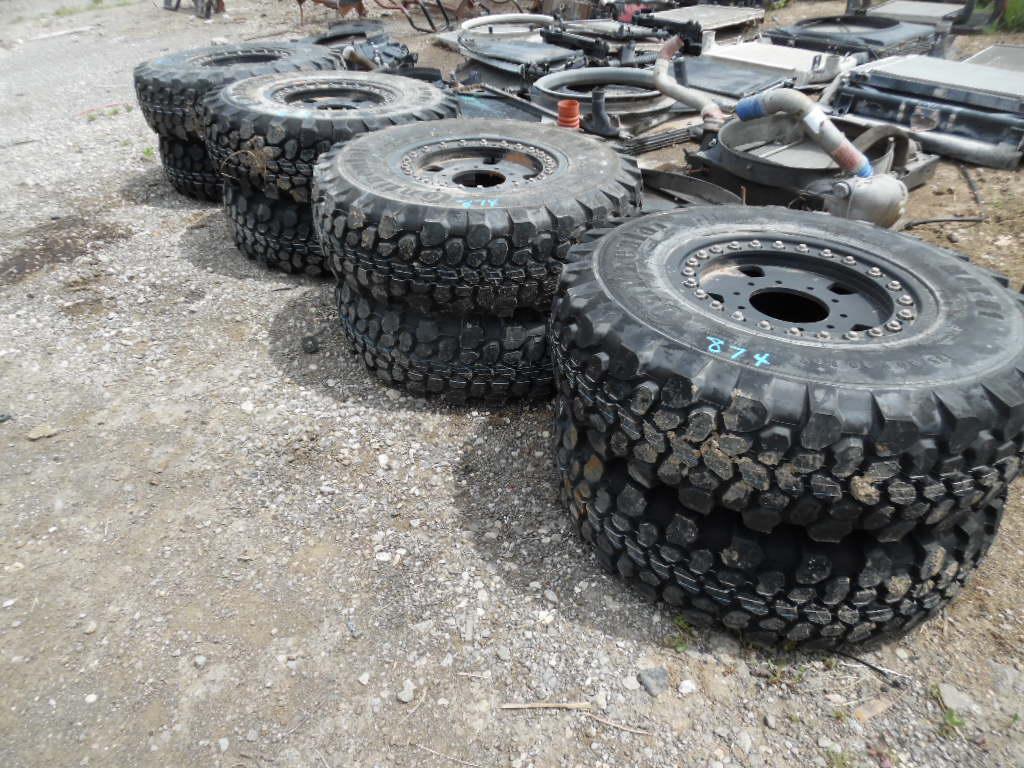 (8) UNUSED 335/80R20 MPT TIRES/WHEELS