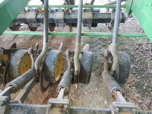 JOHN DEERE 750 NO TILL DRILL,  15', SEED ATTACHMENT S# N00750X019333