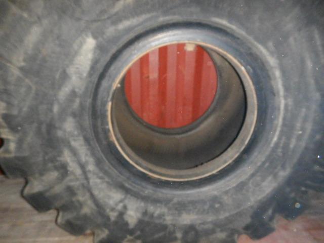 (1) 29.5 X 25 TIRE  (USED)