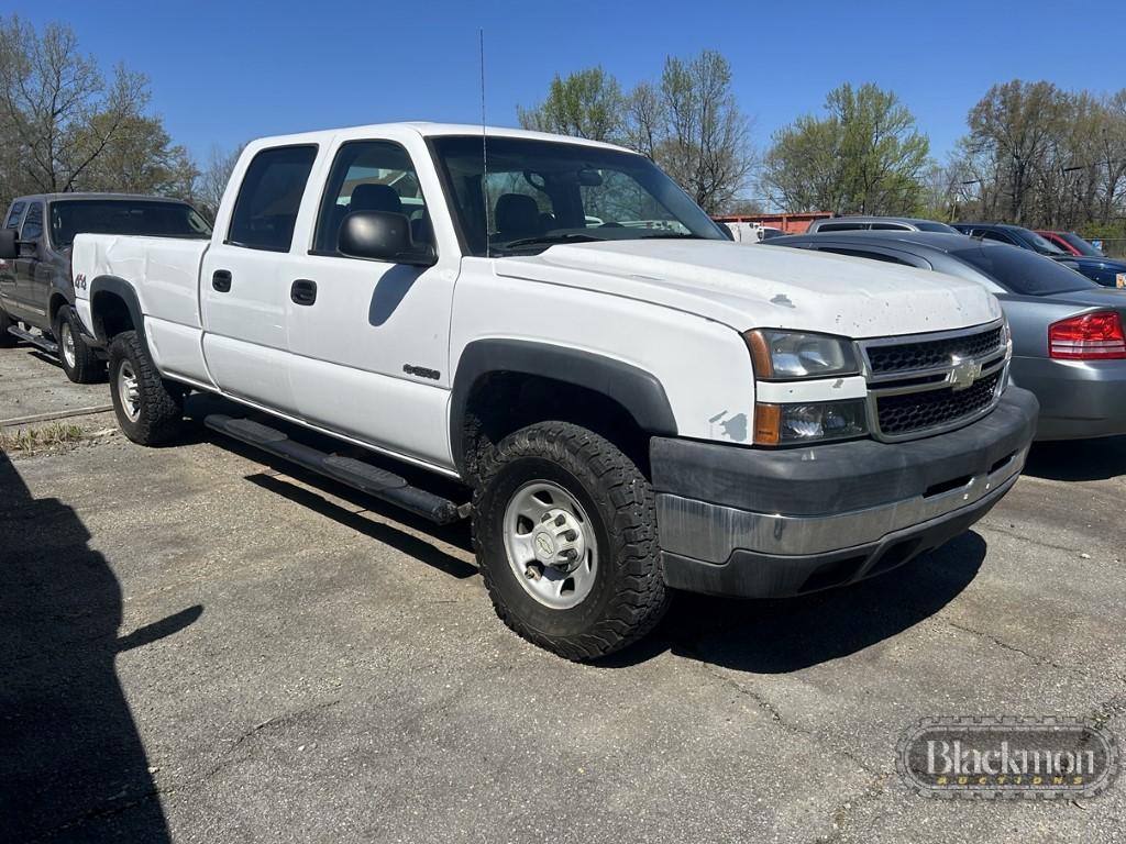 2006 CHEVROLET SILVERADO 3500 TRUCK, 206,954+ mi,  CREWCAB, 4WD, LONG BED,