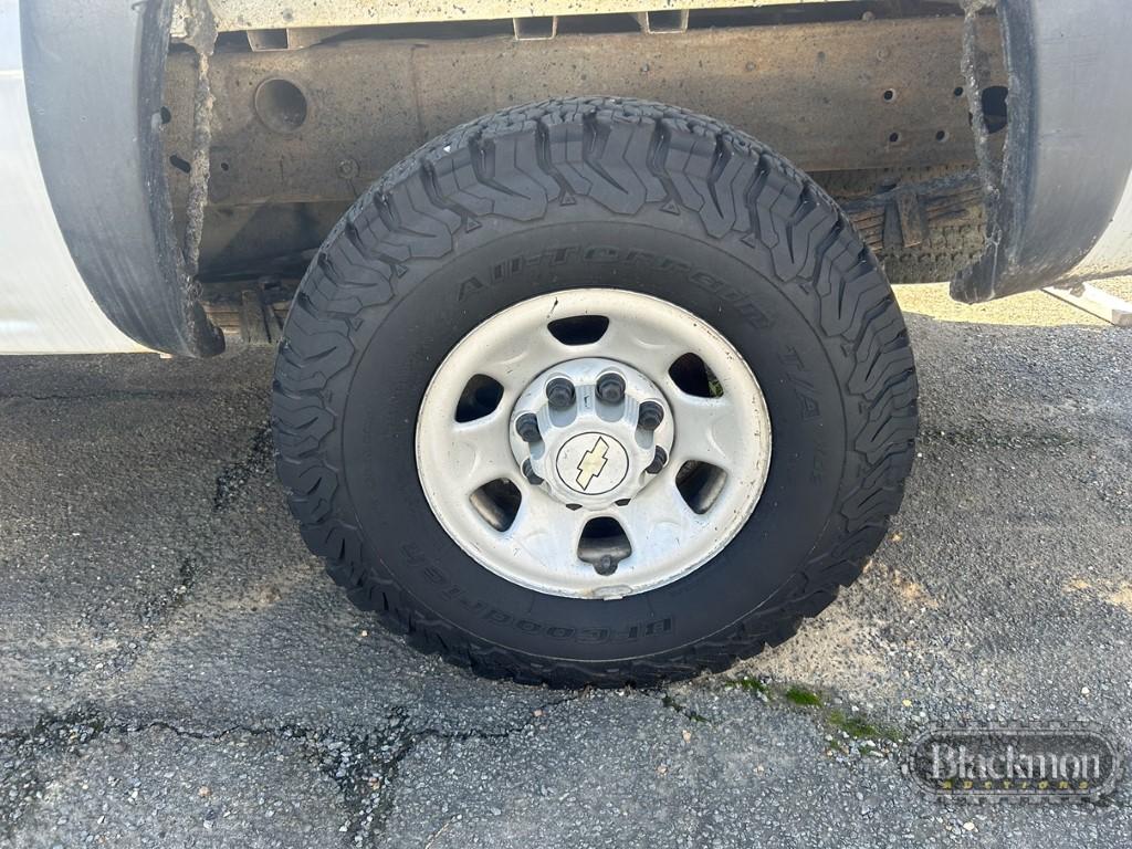 2006 CHEVROLET SILVERADO 3500 TRUCK, 206,954+ mi,  CREWCAB, 4WD, LONG BED,