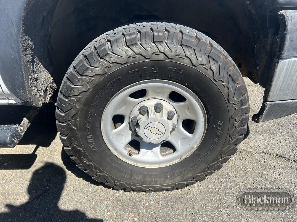 2006 CHEVROLET SILVERADO 3500 TRUCK, 206,954+ mi,  CREWCAB, 4WD, LONG BED,