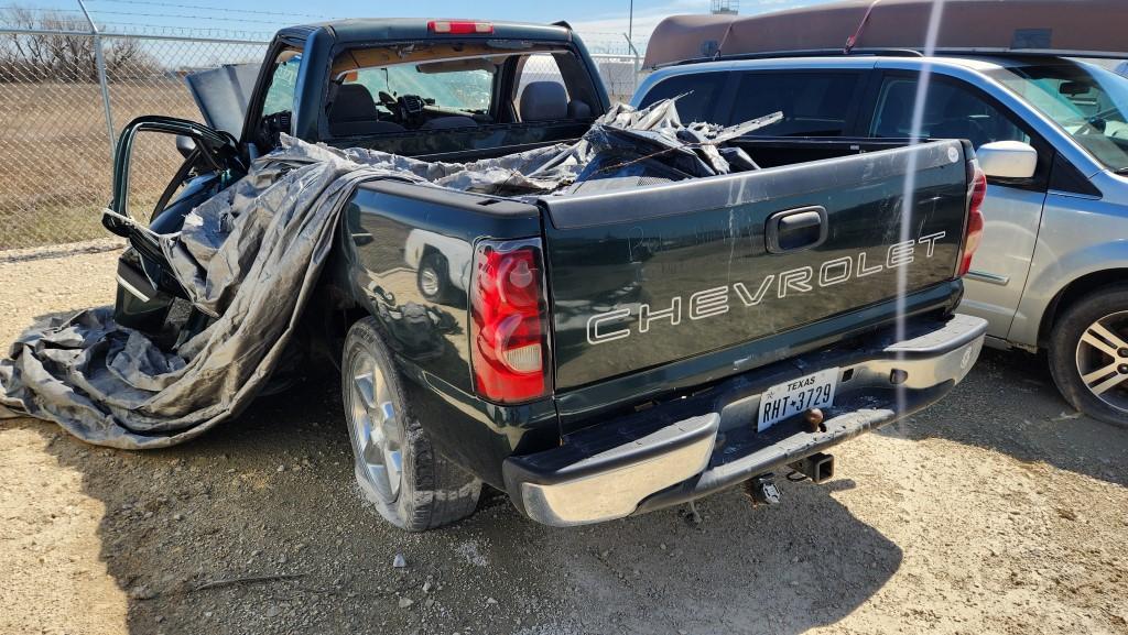 2005 CHEVY 1500 PICKUP TRUCK, UNKNOWN MILEAGE,  WRECKED, 2 DR, GAS, A/T, NO