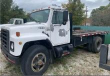 1982 INTERNATIONAL 1955 FLATBED TRUCK,  SINGLE AXLE, S SERIES– RAN WHEN PAR