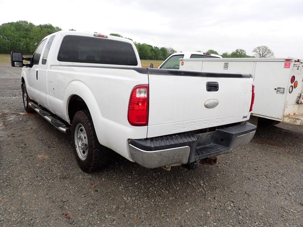 2011 FORD F250 XL TRUCK, 309,695+mi,  2WD, S# 1FT7X2A65BEC96227