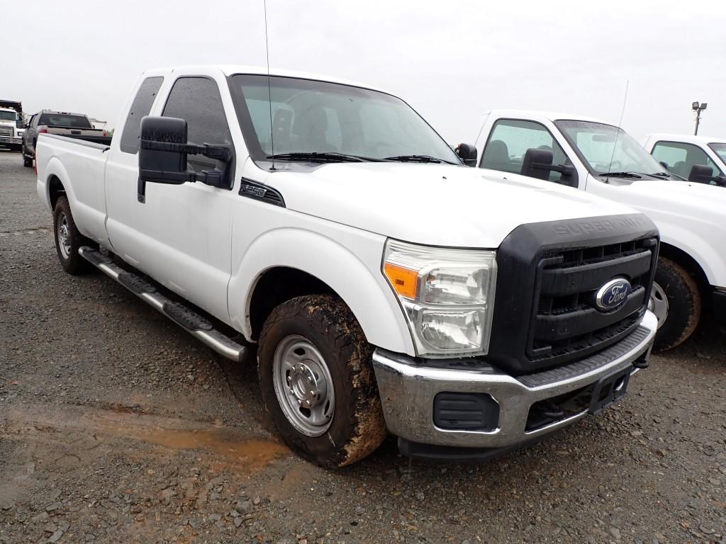 2011 FORD F250 XL TRUCK, 309,695+mi,  2WD, S# 1FT7X2A65BEC96227