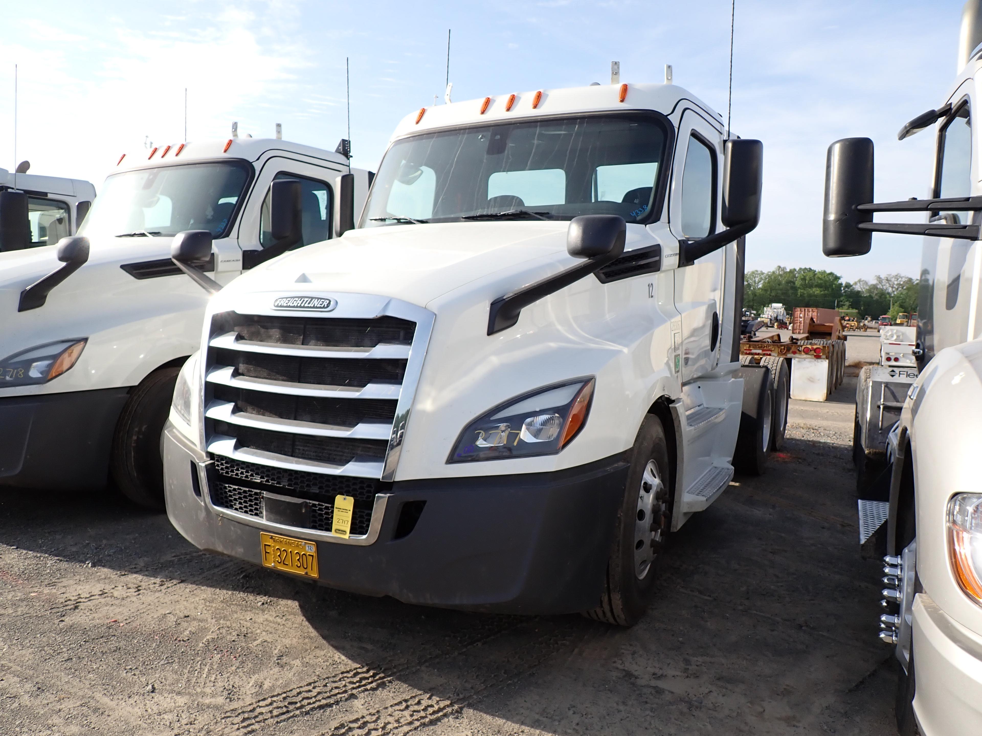 2019 FREIGHTLINER CASCADIA TRUCK TRACTOR, 793,736+ mi,  DAY CAB, DETROIT DI