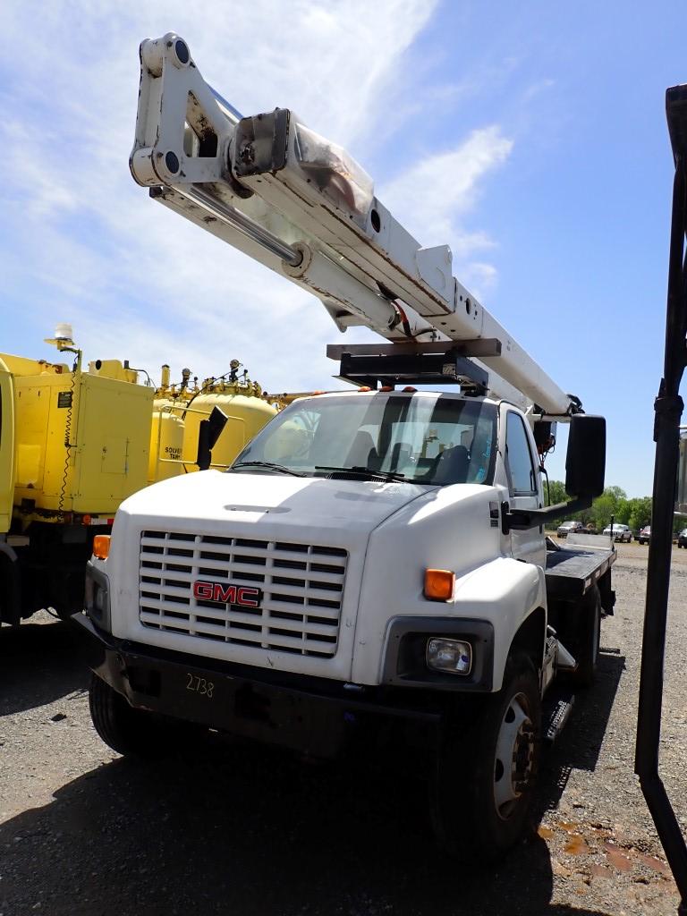 2006 GMC C7500 BUCKET TRUCK 54,594 (+/-)  CAT DIESEL, 6 SPD, W/ 14' METAL F