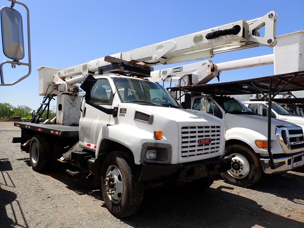 2006 GMC C7500 BUCKET TRUCK 54,594 (+/-)  CAT DIESEL, 6 SPD, W/ 14' METAL F