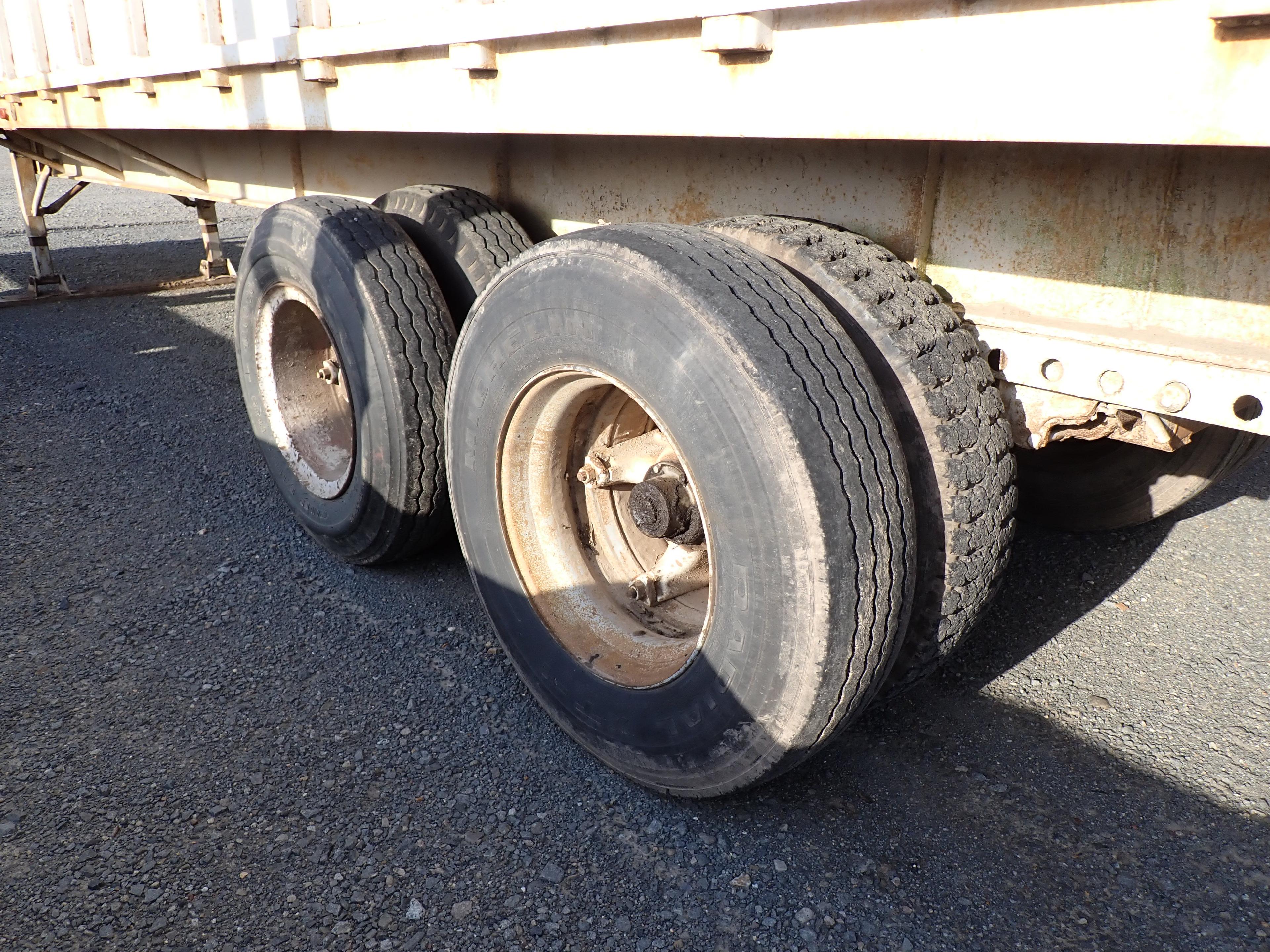 DUMP TRAILER,  40', REMOVABLE SIDE KIT,ROLL OVER TARP, SLIDING TANDEM AXLES