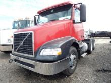 2005 Volvo Daycab Truck Tractor, Volvo Engine, Eaton Automatic, Twinscrew o