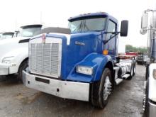 2013 KENWORTH T800 TRUCK TRACTOR, 328,000(+/-)mi  PACCAR DIESEL,EATON 10 SP