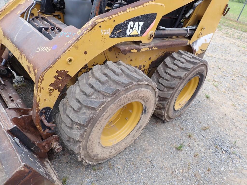 CATERPILLAR 226B3 SKID STEER,  RUBBER TIRE, OROPS, BUCKET, S# 07539