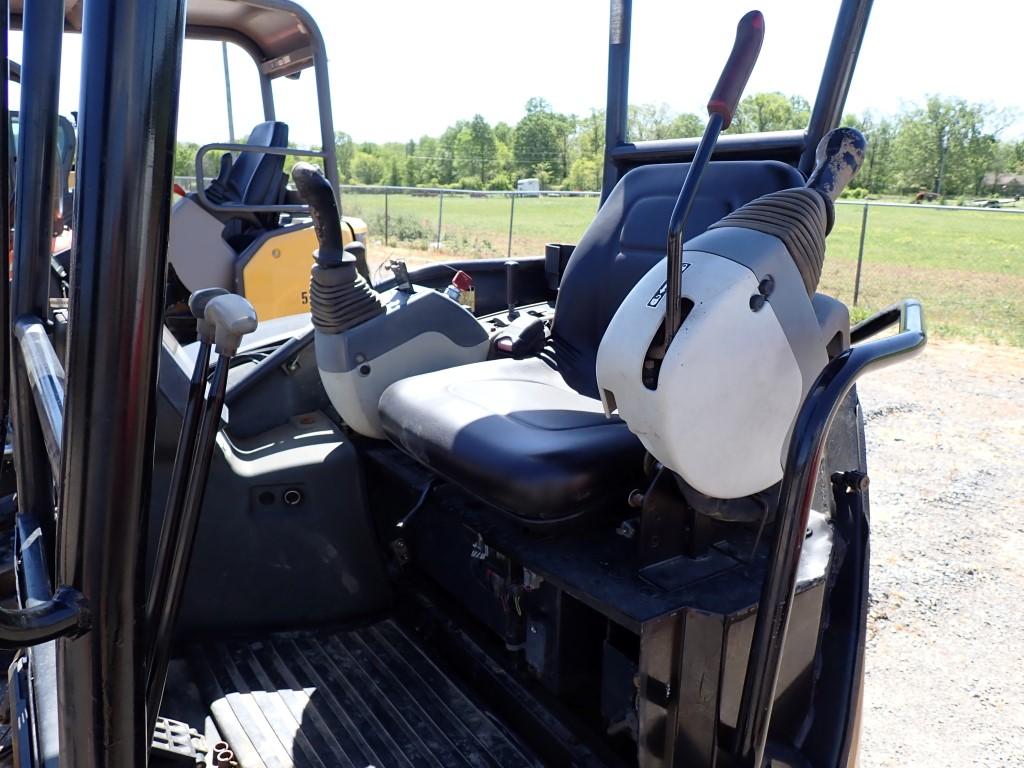 JOHN DEERE 27D MINI EXCAVATOR,  RUBBER TRACKS, CANOPY, S# 24601003