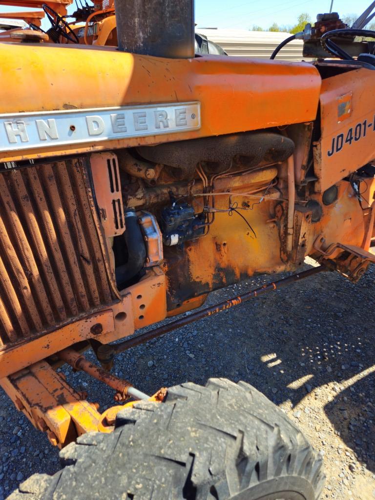 1974 JOHN DEERE 401 WHEEL TRACTOR,  ROPS, 3PT, PTO, REMOTES, RUNS & DRIVES,