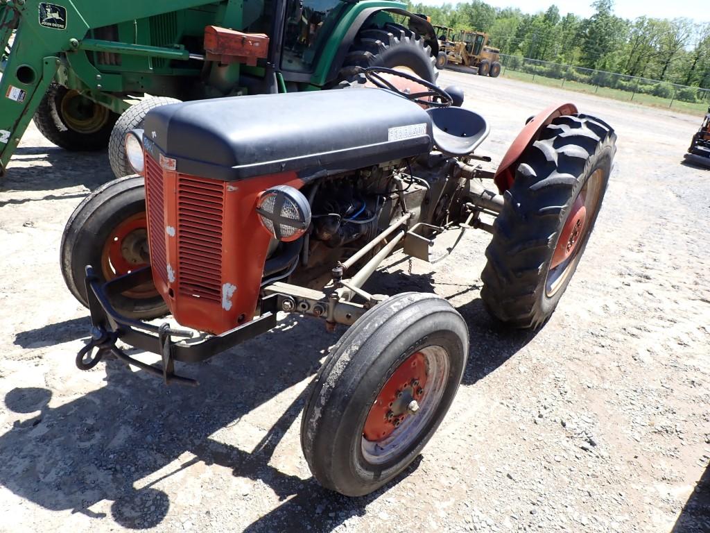 1948 FERGUSON TE20 WHEEL TRACTOR,  GAS, 3PT, PTO, CONVERTED TO 12V,