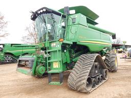 2009 JOHN DEERE 9770 COMBINE,  3 SPEED TRANSMISSION, CONTOUR MASTER FEEDER