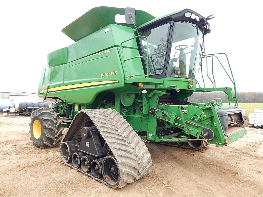 2009 JOHN DEERE 9770 COMBINE,  3 SPEED TRANSMISSION, CONTOUR MASTER FEEDER