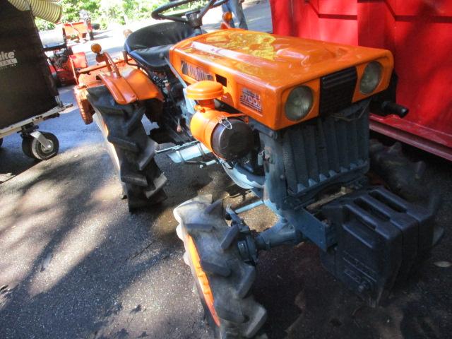 Kubota B 7000 4 Wheel Drive, 2 Cylinder Diesel Tractor with Roto Tiller Attachment