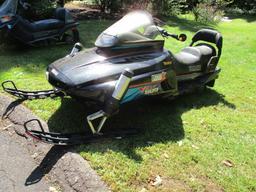 1989 VMAX 600 Yamaha DX Snowmobile - 703 Miles