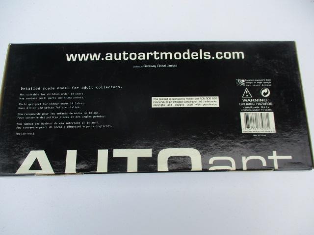 AUTOart Performance Holden Monaro CV8 and HSV. VT2 Clubsport R8 1.18 Die Cast MIB