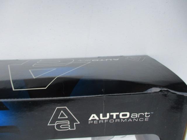 AUTOart Performance Holden Monaro CV8 and HSV. VT2 Clubsport R8 1.18 Die Cast MIB