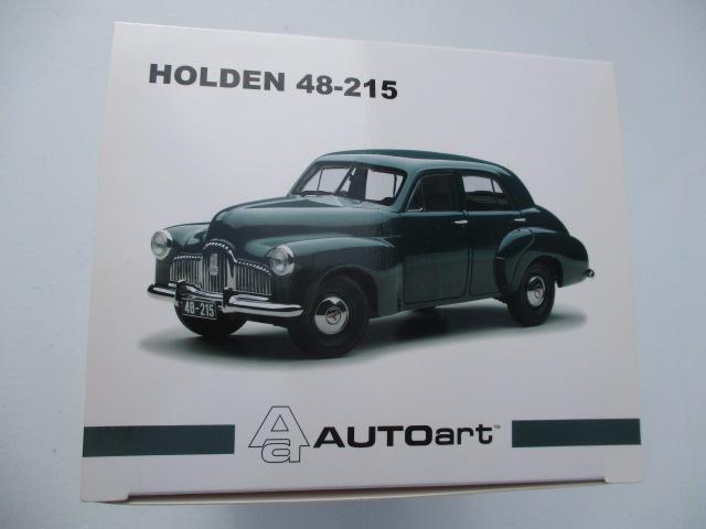 AUTOart Holden 48-215 1:18 die cast car MIB
