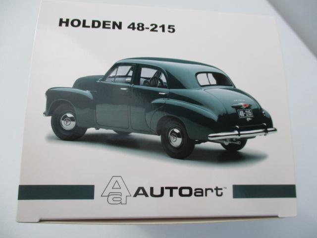 AUTOart Holden 48-215 1:18 die cast car MIB