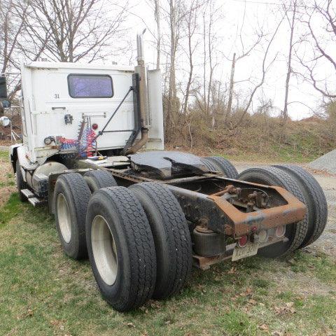 1995 VOLVO WCA TA CONVENTIONAL Tractor, VIN 4V1VVDBPF7SN704753, 730,652 MILES, CUMMINS M11-370E