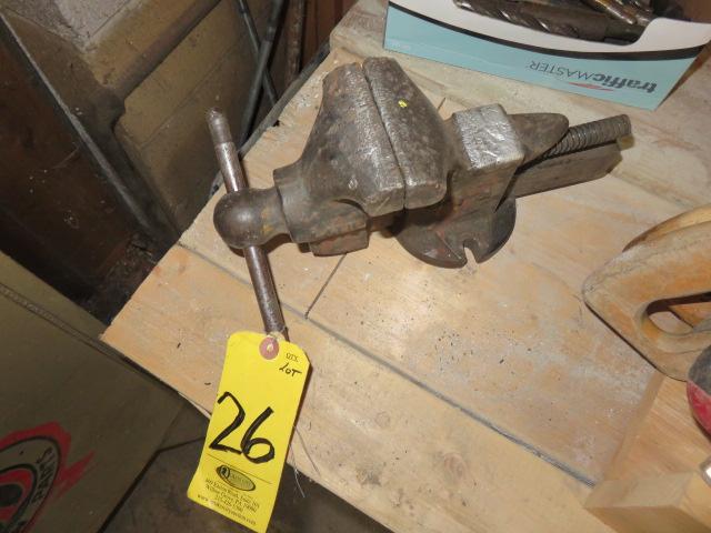BENCH VISE WITH ANVIL