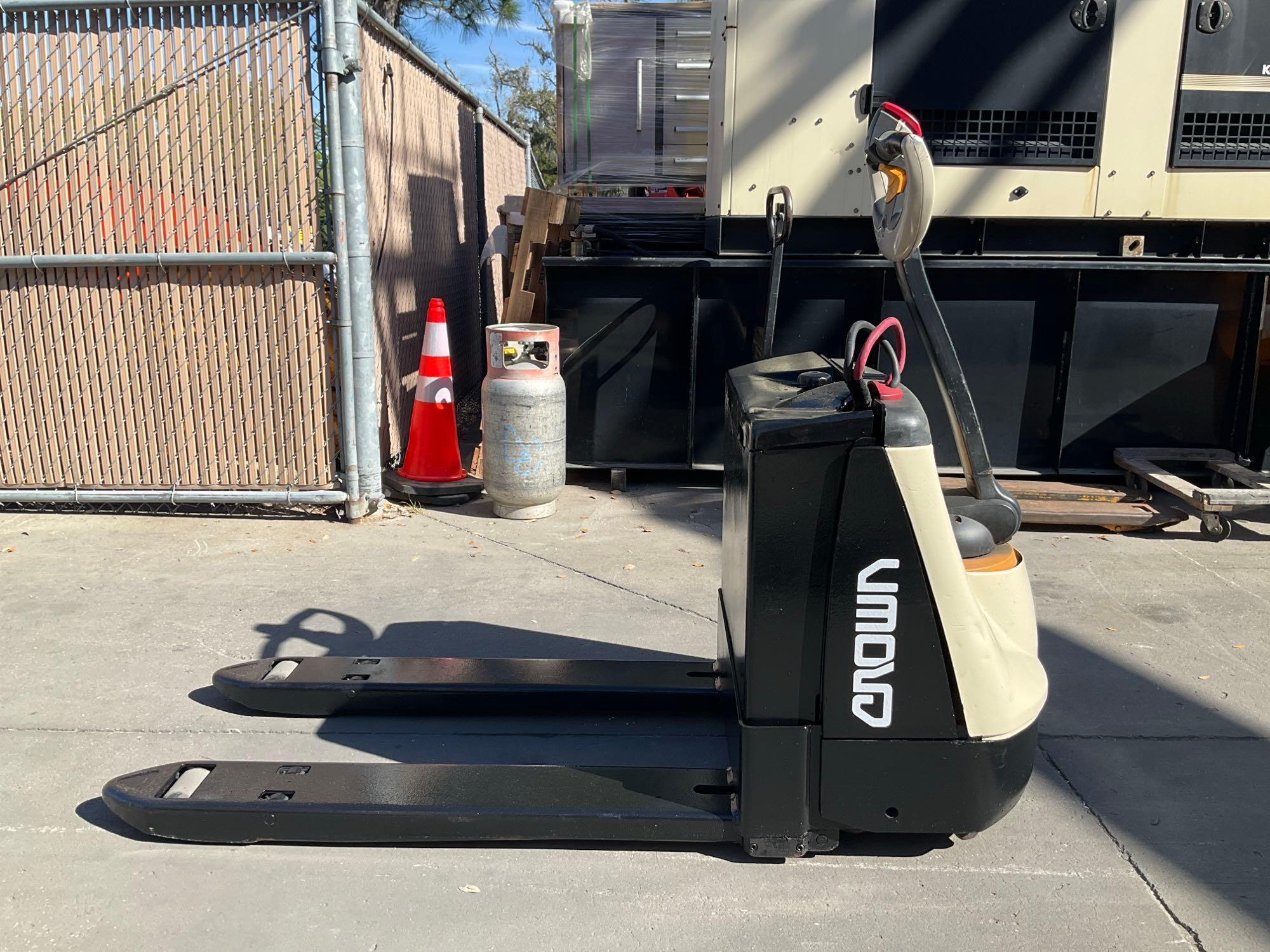 CROWN WP 2300 SERIES PALLET JACK MODEL WP2335-45, ELECTRIC, APPROX MAX CAPACITY 4500, 24 VOLTS, R...