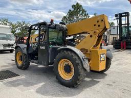 CATERPILLAR TELESCOPIC FORKLIFT MODEL TL642C