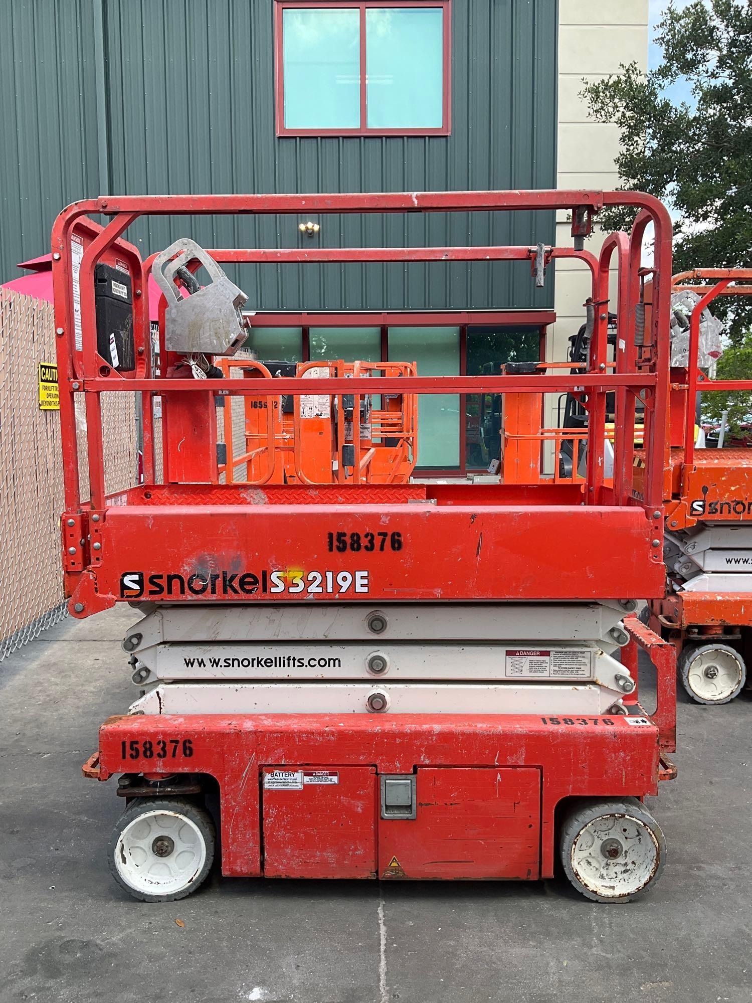 2015 SNORKEL SCISSOR LIFT MODEL S3219E ANSI , ELECTRIC, APPROX MAX PLATFORM HEIGHT 19FT, NON MARK...