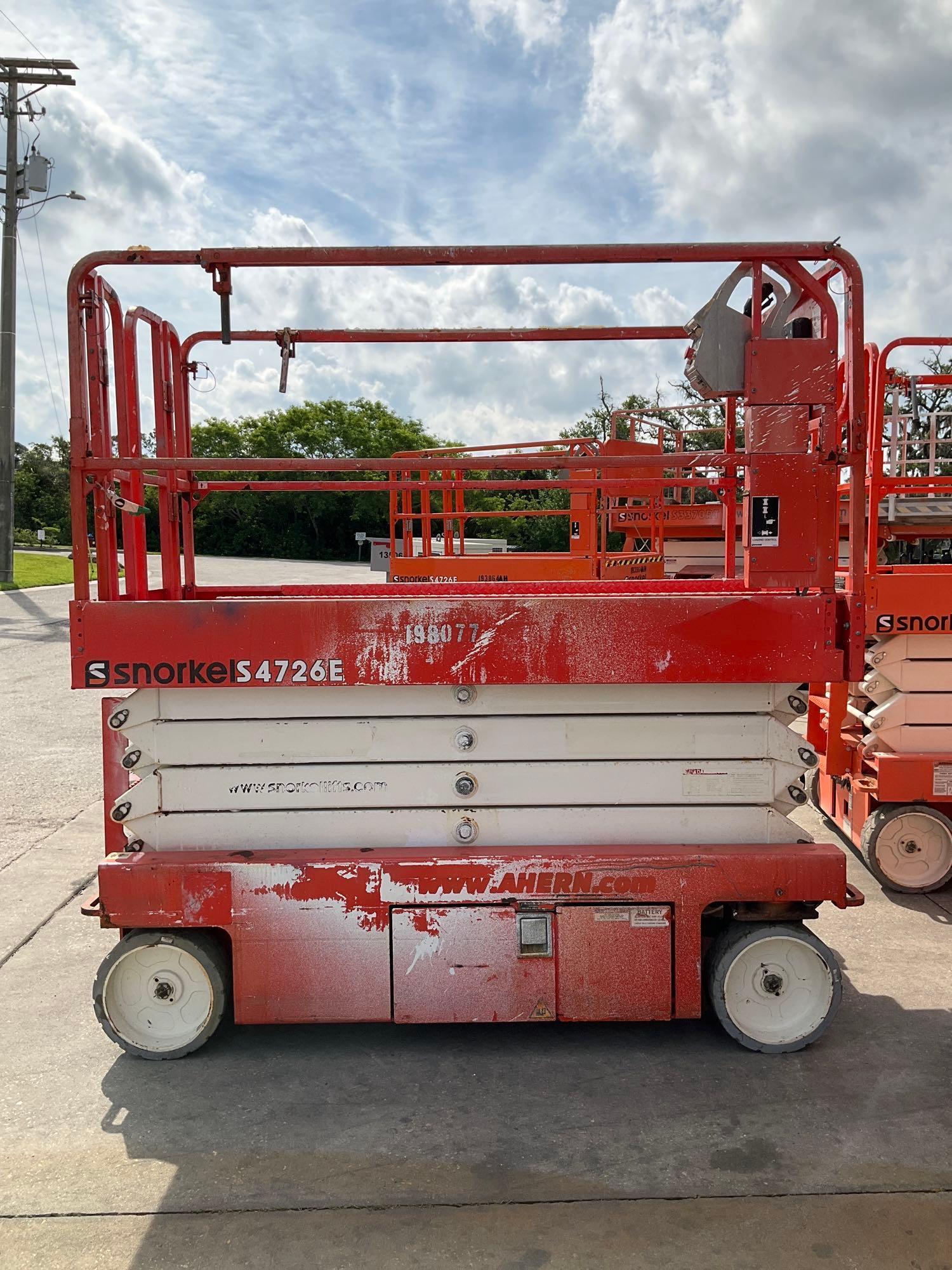 2017 SNORKEL SCISSOR LIFT MODEL S4726E ANSI, ELECTRIC, APPROX MAX PLATFORM HEIGHT 26FT, BUILT IN ...