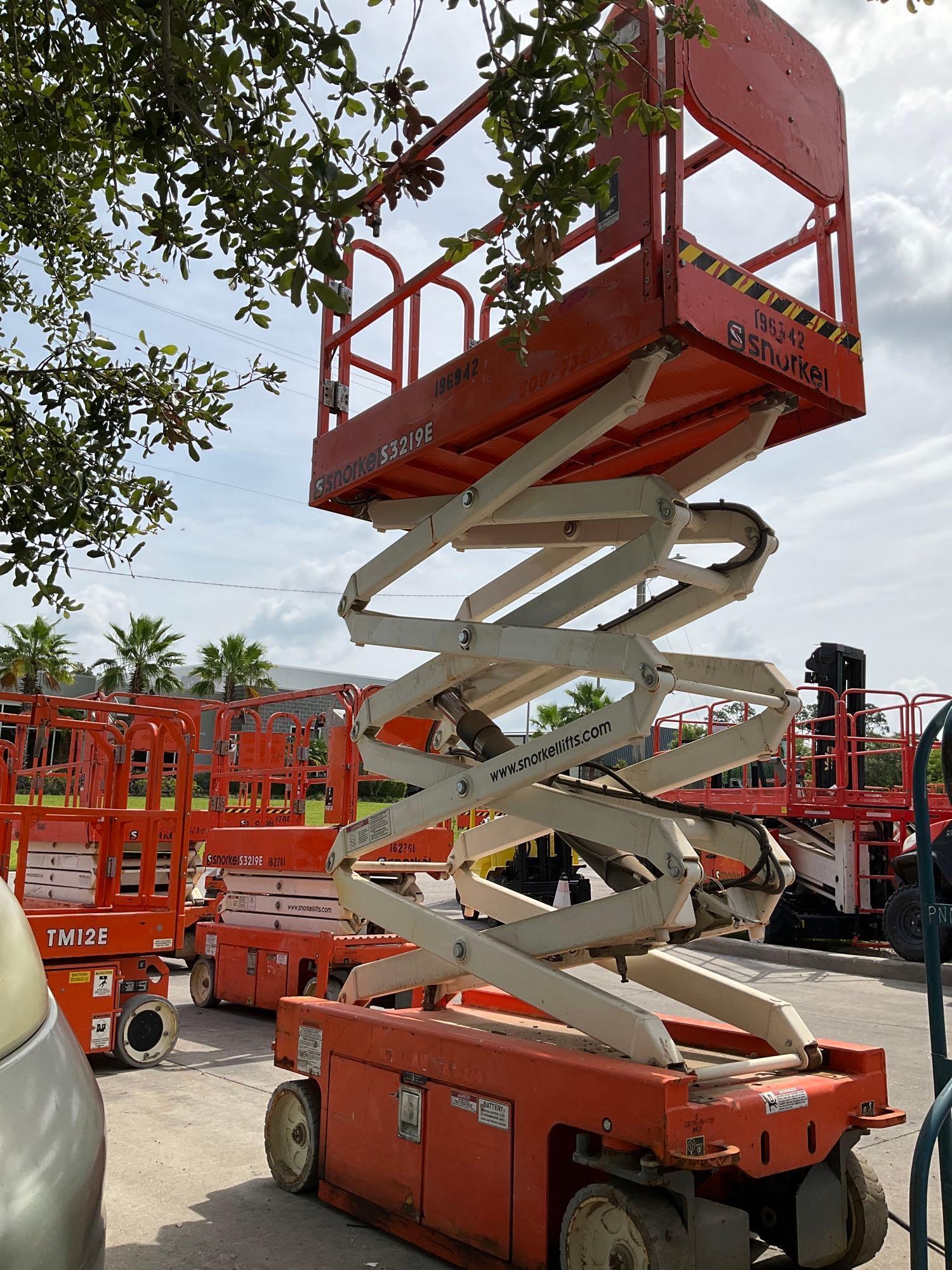 2017 SNORKEL SCISSOR LIFT MODEL S3219E ANSI , ELECTRIC, APPROX MAX PLATFORM HEIGHT 19FT, NON MARK...