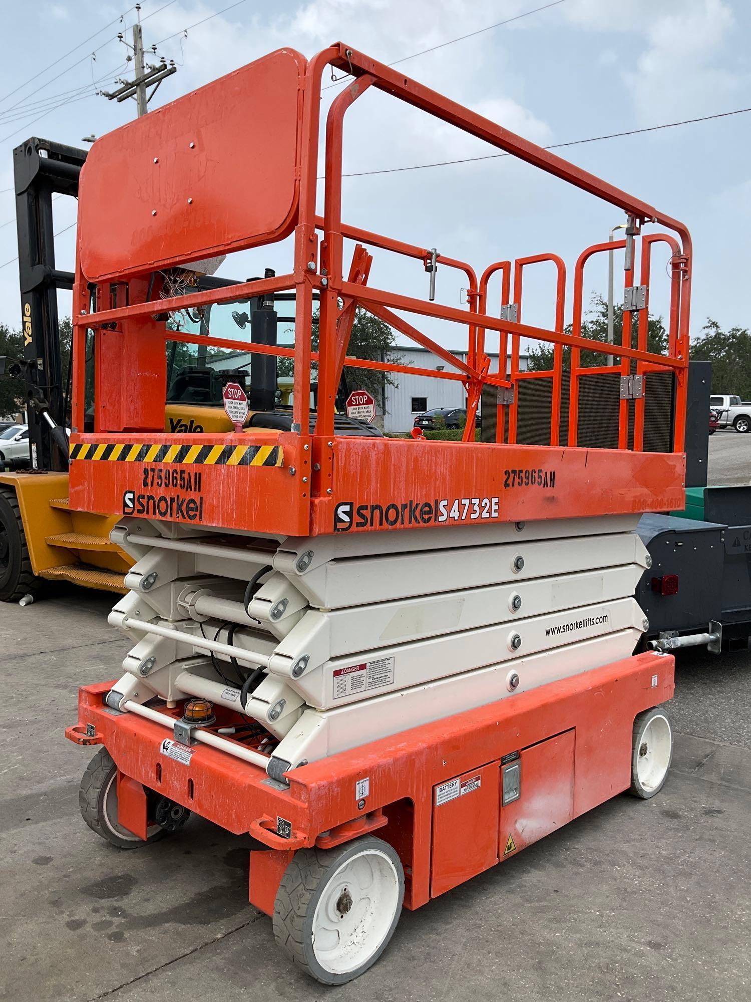 2021 SNORKEL SCISSOR LIFT MODEL S4732E ANSI