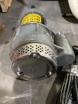 UNUSED 2" SUBMERSIBLE MUSTANG PUMP MP4800