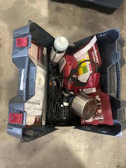 UNUSED TITAN HANDHELD FLEX SPRAY MACHINE MODEL 0524093 IN CARRY CASE