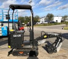 UNUSED 2023 AGROTK MINI CRAWLER EXCAVATOR MODEL QS12R, GAS POWERED, RUBBER TRACKS, BUCKET WITH TE...