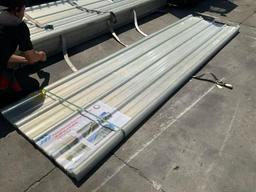 UNUSED POLYCARBONATE ROOF PANELS CLEAR WITH ( 1 ) METAL FORKLIFT PALLET, PANELS APPROX 35.43IN x