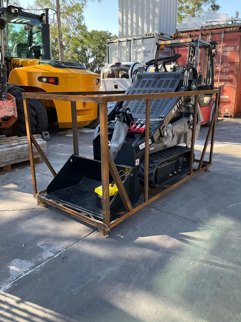 UNUSED 2024 AGT MINI SKID STEER LOADER MODEL KRT23, GAS POWERED, RUBBER TRACKS,TOOL BOX WITH OPERAT