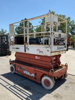 SNORKEL SCISSOR LIFT MODEL SL25, ELECTRIC, APPROX MAX PLATFORM HEIGHT 25FT, RUNS & OPERATES