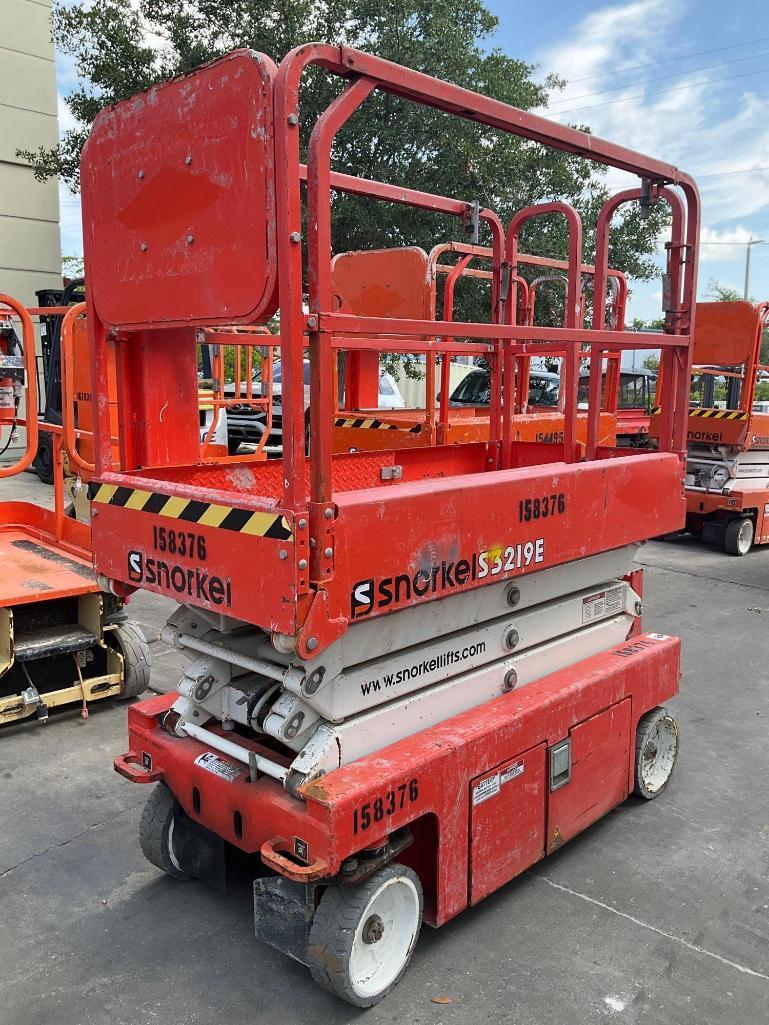 2015 SNORKEL SCISSOR LIFT MODEL S3219E ANSI , ELECTRIC, APPROX MAX PLATFORM HEIGHT 19FT, NON MARK...