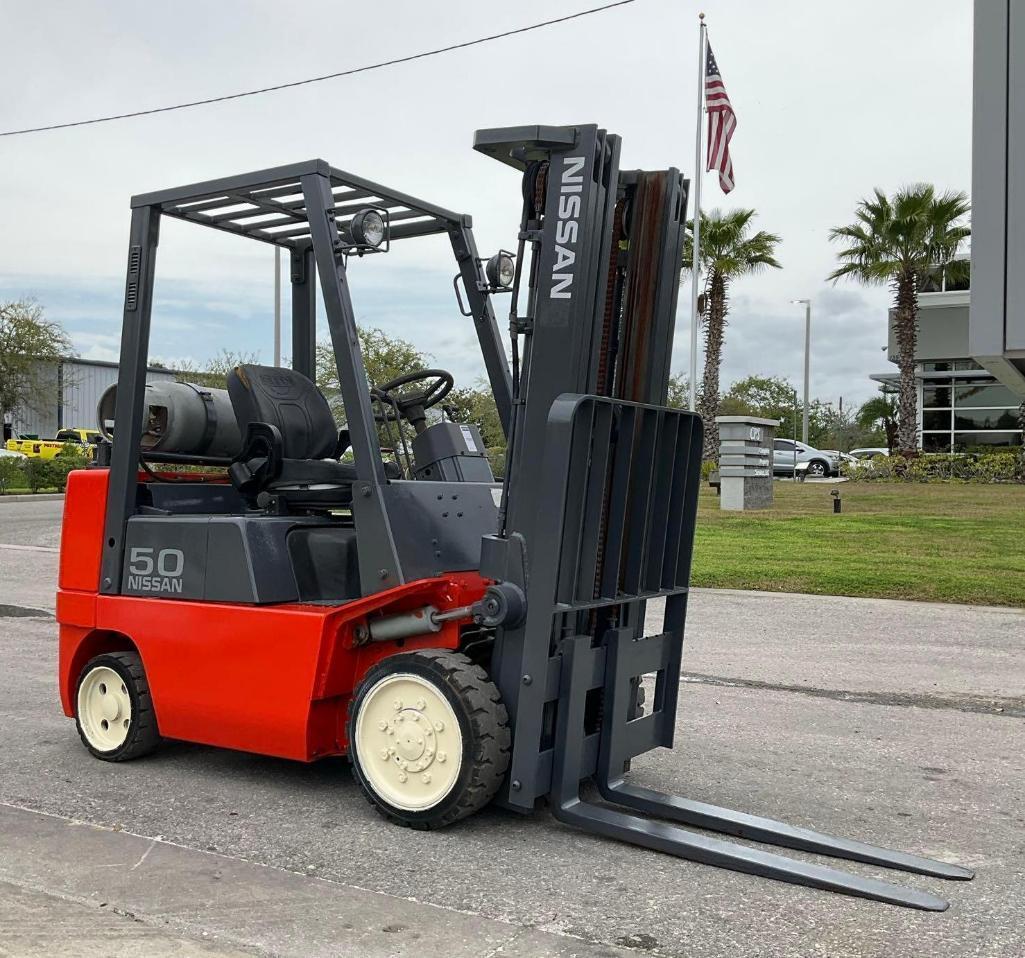 NISSAN FORKLIFT CPJ02-A20PV, LP POWERED, LOW HOURS, APPROX MAX CAPACITY 4400LBS, APPROX MAX HEIGHT