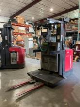 RAYMOND ORDER PICKER MODEL 560-OPC30TT, ELECTRIC, APPROX MAX CAPACITY 3000, APPROX MAX HEIGHT 210...