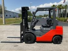 TOYOTA FORKLIFT MODEL 8FGU25, LP POWERED, APPROX MAX CAPACITY 4800LBS, APPROX MAX HEIGHT 189in, T...