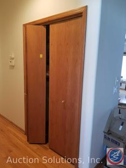 Salvage rights to All Bi-Fold Closet Doors w/ Door Trim included: (6) measure 2ft wide x 79 in. in